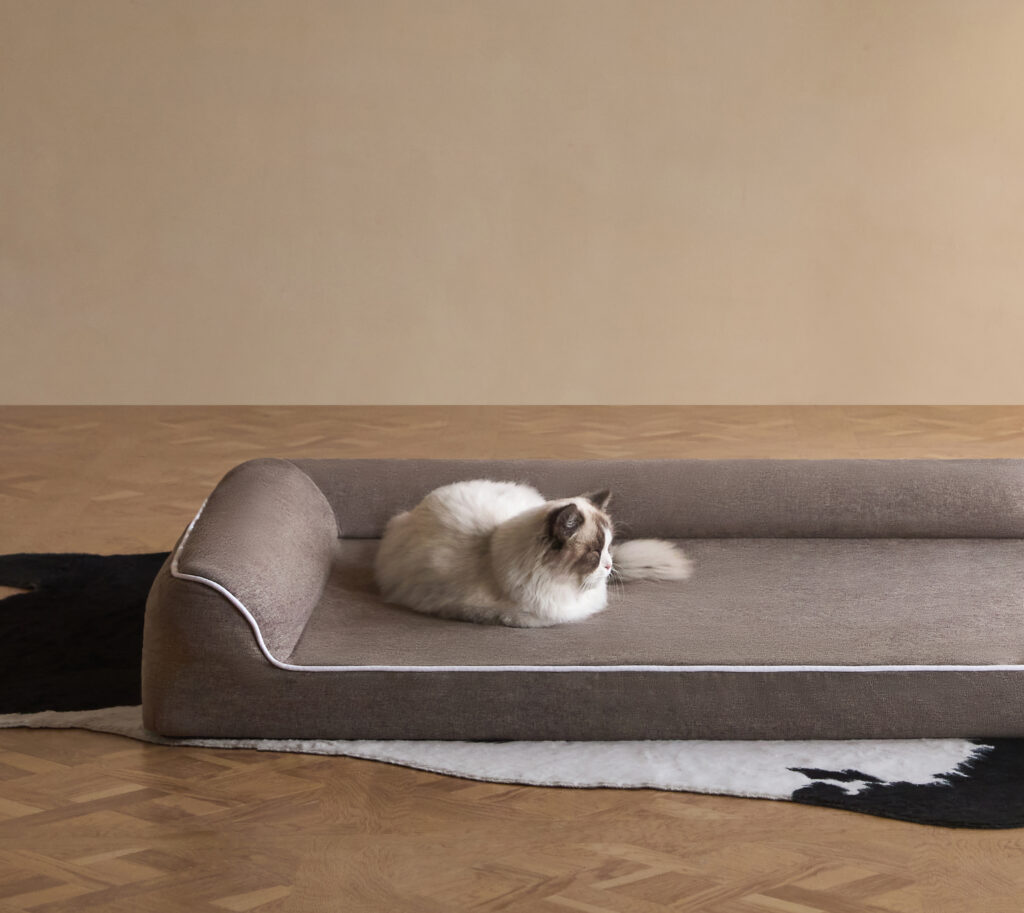 Pet bed by Shanghai Jiuyum International Co., Ltd